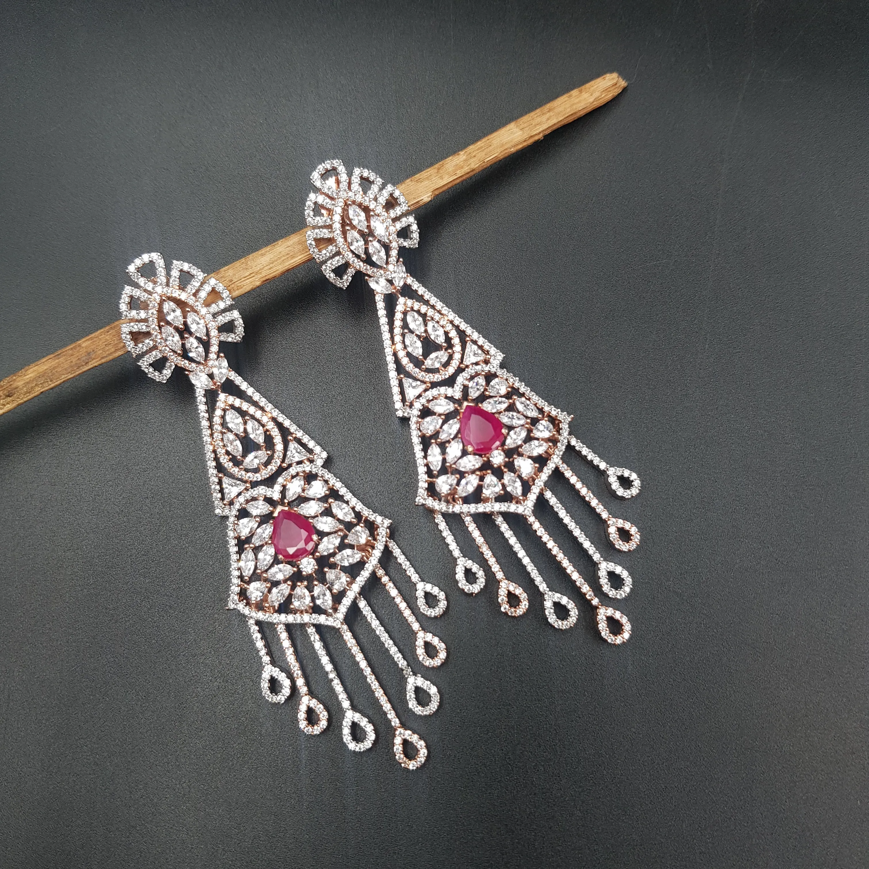 Rose Gold Plated Stylish Zircon/AD Earring 10850-6608