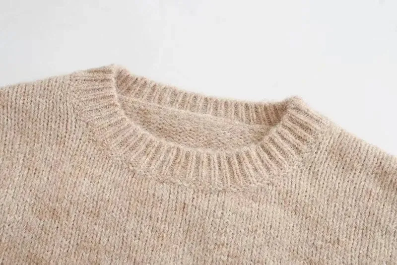 SOFT KNITTED SWEATER