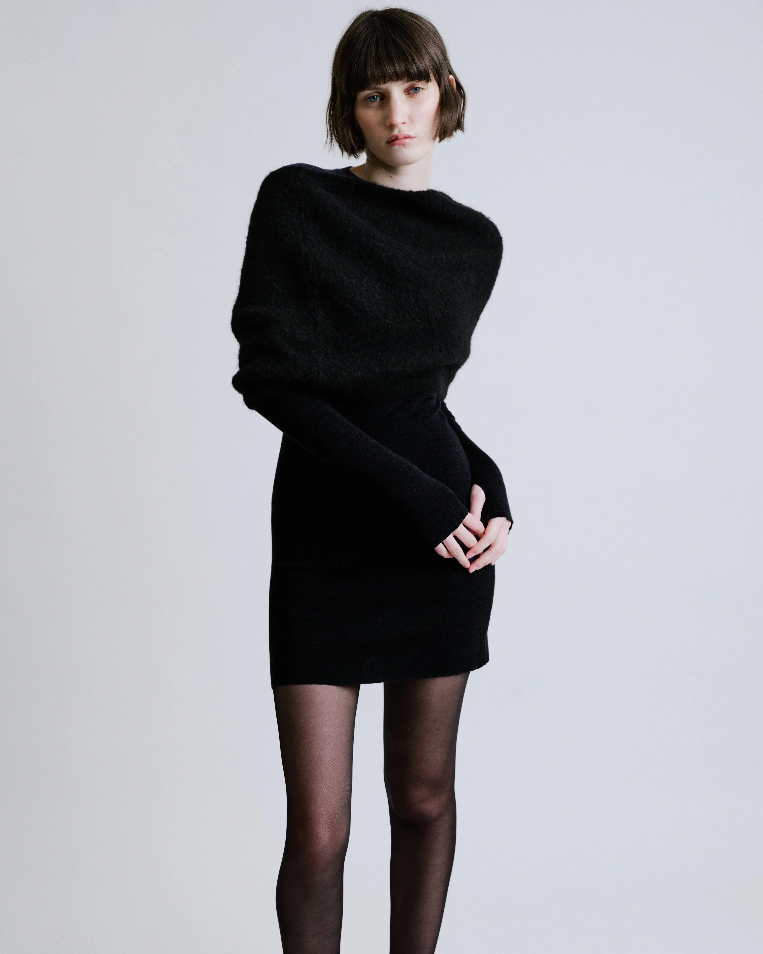 The Alpaca Wrap - Black
